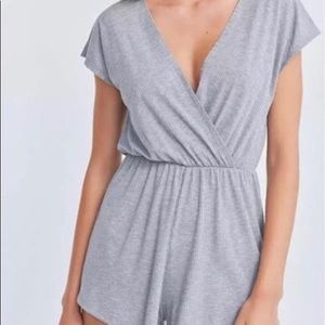Urban Outfitters Gray Romper ✨🌴💓